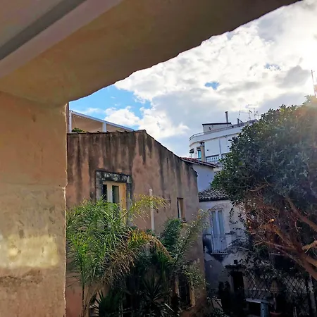 Ξενοδοχείο με διαμερίσματα Ortigia